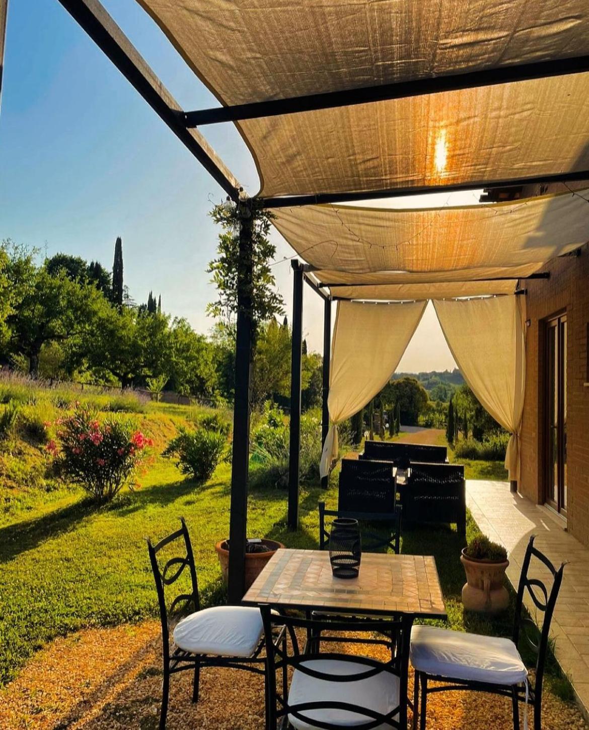 Agriturismo La Corte Del Sole Siena Eksteriør billede